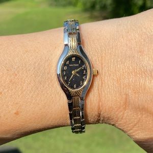 Waltham gold silver woman’s Watch black oval face WAW024 Japan movement